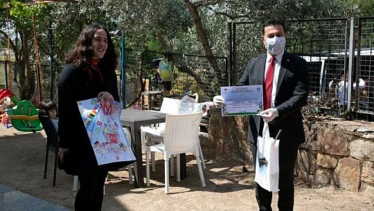 Başkan Aras, 'Ödüllü Şiir Ve Resim Yarışması'nda Dereceye Giren Öğrencileri Tek Tek Ziyaret Etti