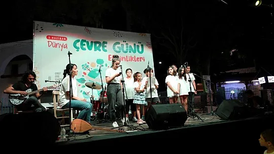 Dünya Çevre Günü'nde 25 dalgıçla deniz dibi temizliği yapıldı