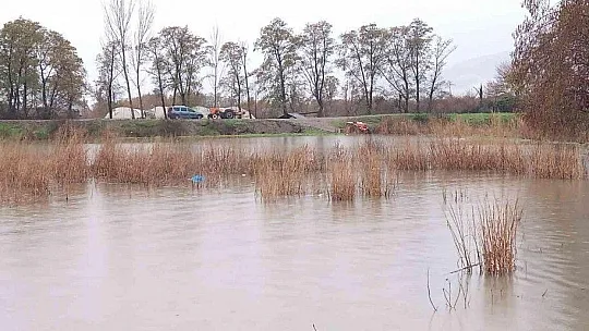 Dünyaca ünlü kaplıca sular altında kaldı