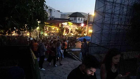 Dünyaca ünlü piyanist Marmaris'te binlerce kişiye konser verdi