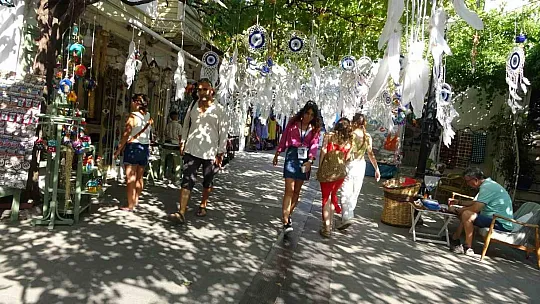 Ünlü sanatçı Della Miles Marmaris'e geldi