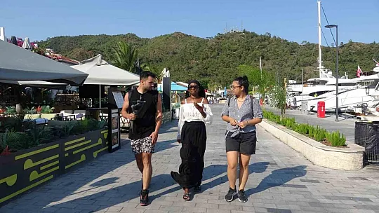 Ünlü sanatçı Della Miles Marmaris'e geldi