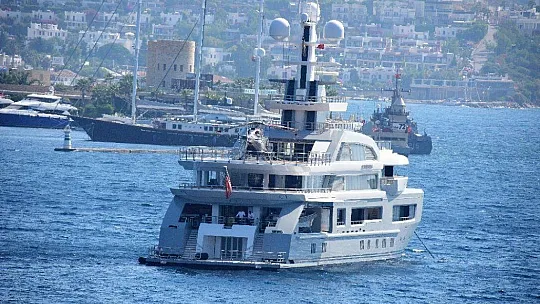 Dünyaca ünlü yıldızları taşıyan ultra lüks yat Bodrum'da