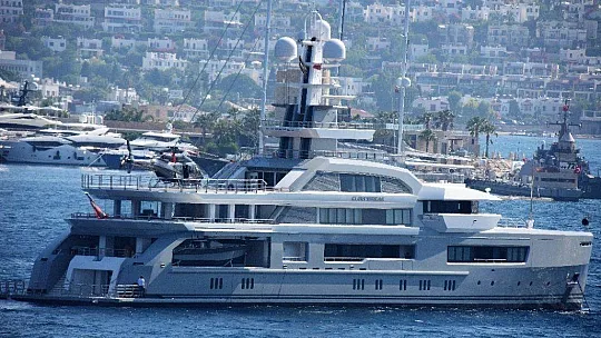 Dünyaca ünlü yıldızları taşıyan ultra lüks yat Bodrum'da