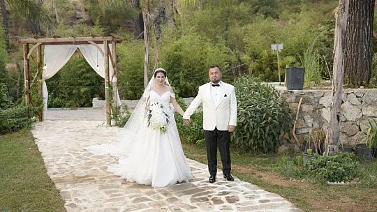 Mine Soydemir ile Mustafa Amaç rüya gibi bir düğünle dünya evine girdi