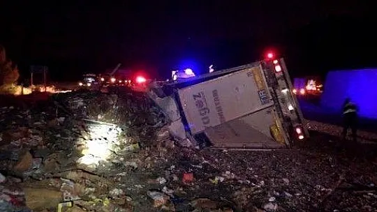 Tır devrildi, sürücüsü yaşamını yitirdi!