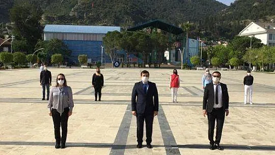 Gençlik Haftası Kutlamaları Sosyal Mesafeyle Başladı