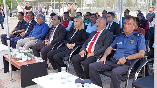 Başkan Akdenizli'den Öğrencilere Kırtasiye Desteği