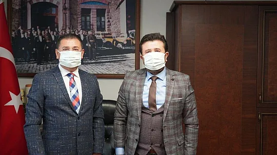 Akp İlçe Yönetiminden Başkan Tokat'a ziyaret