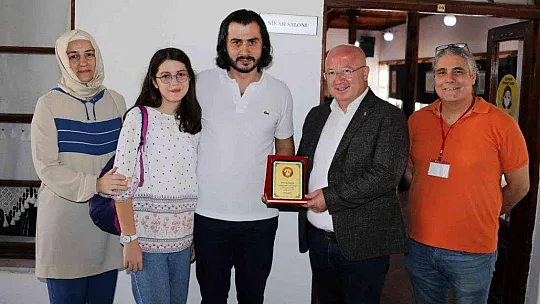 EBRU SANATÇISI TAŞATAN'DAN 'TEŞRİN' SERGİSİ