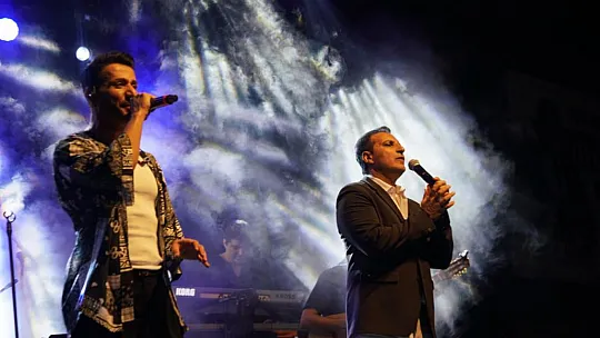 Rafet El Roman Sevgisi Seki Çayırına Sığmadı