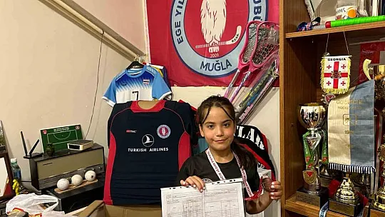 Ege Yıldızları, karne alan sporcularını ödüllendirdi