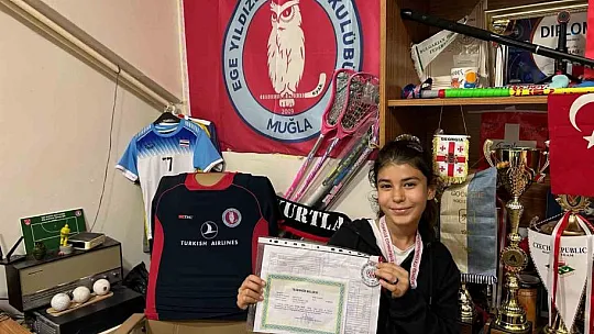 Ege Yıldızları, karne alan sporcularını ödüllendirdi