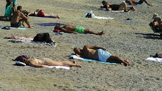 Ekim ayında deniz keyfi sahiller yeniden doldu