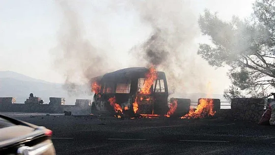 Ekmek teknelerinin yanışını gözyaşları içinde izlediler