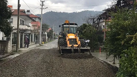 Yol Bakım Çalışmaları Devam Ediyor
