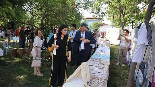 El emeği ürünlerini yıl sonu sergisiyle görücüye çıkarttılar