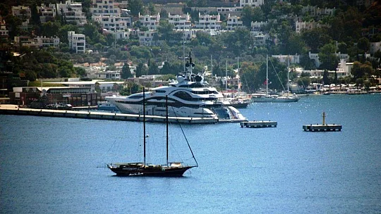 Emirin yüzer sarayı Bodrum'da
