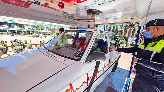 Emniyet kemerinin önemini böyle anladılar