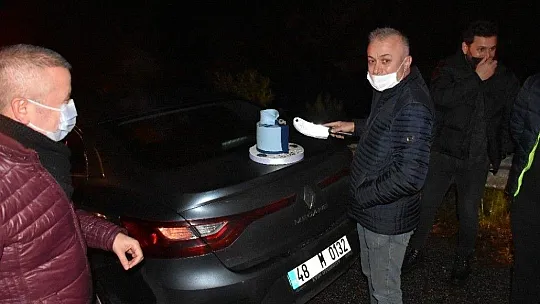 Emniyet Müdürü, doğum günü pastasını heyelan yerinde kesti