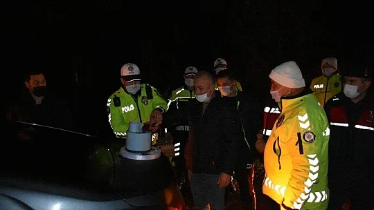 Emniyet Müdürü, doğum günü pastasını heyelan yerinde kesti