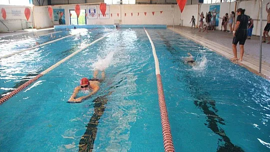 Engellerini sporlar aşıyorlar