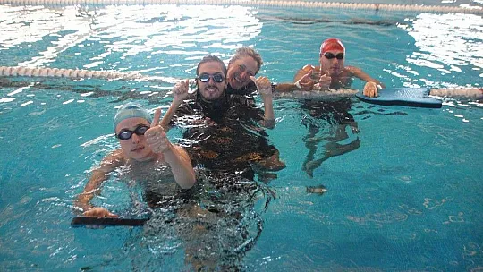 Engellerini sporlar aşıyorlar