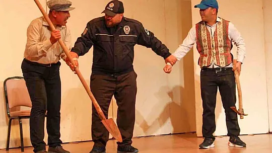 Engelli bireylerin gösterisi ayakta alkışlandı