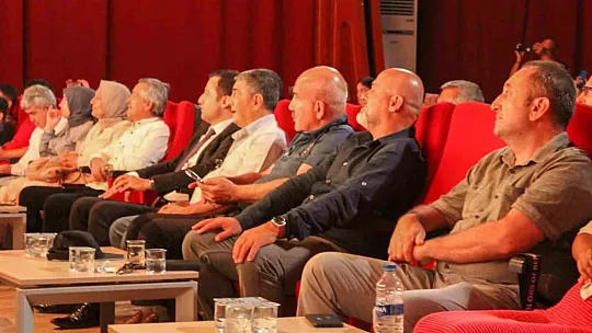 Engelli bireylerin gösterisi ayakta alkışlandı