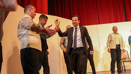 Engelli bireylerin gösterisi ayakta alkışlandı