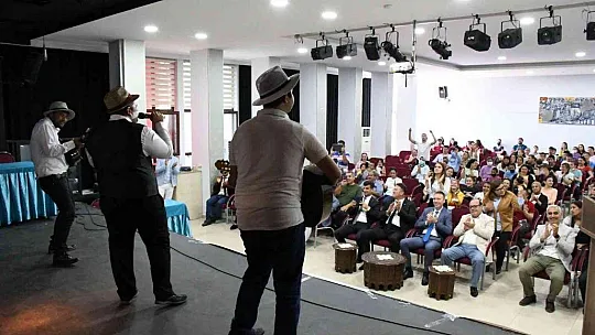 Engelliler performanslarıyla ayakta alkışlandı