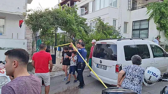 Eski eşi ve çocuklarını bıçakla rehin aldı