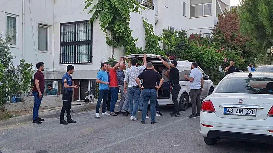 Eski eşi ve çocuklarını bıçakla rehin aldı