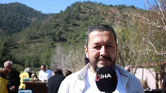 Eski eşya meraklıları Marmaris'te müzayedede buluştu