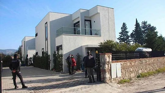 Eski manken evinde ölü bulundu
