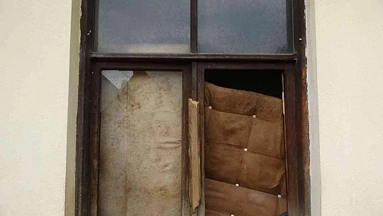 EV DEĞİL HAYVAN MEZARLIĞI