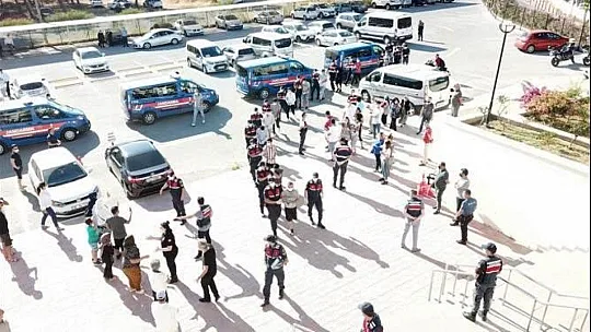 Evden kaçan 3 kız çocuğuna yaptırdıkları mide bulandırdı