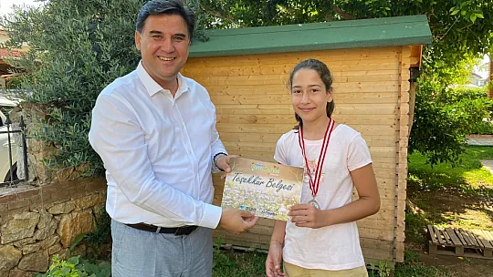 HEDİYELERİ EVLERİNDE TAKDİM EDİLDİ