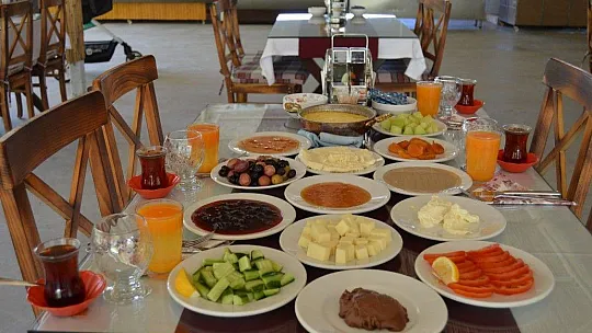 Saklıkent'e değer katacak 'Kırmızı Beyaz Et Restaurant' hizmetinizde