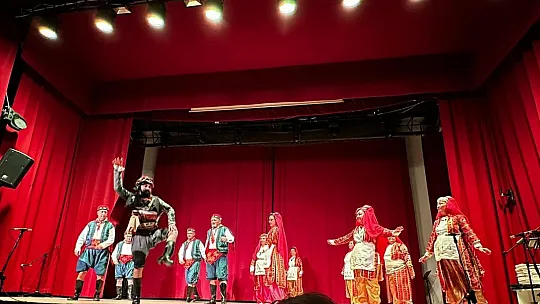 İlk Mezunlara Belgeleri Törenle Takdim Edildi