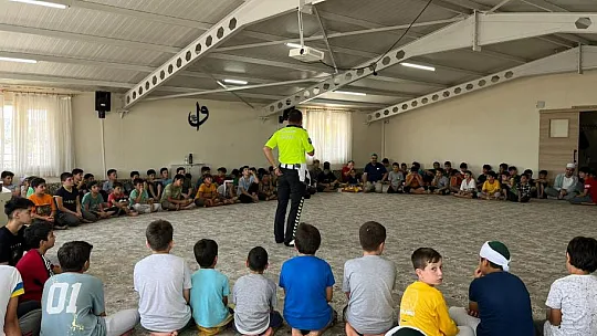 Fethiye Trafik Polisinden Kur'an Kursu Öğrencilerine Trafik Eğitimi