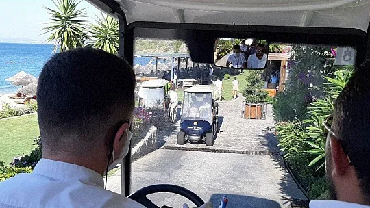 Fahiş fiyatlarıyla dudak uçuklatan restoran görüntülendi