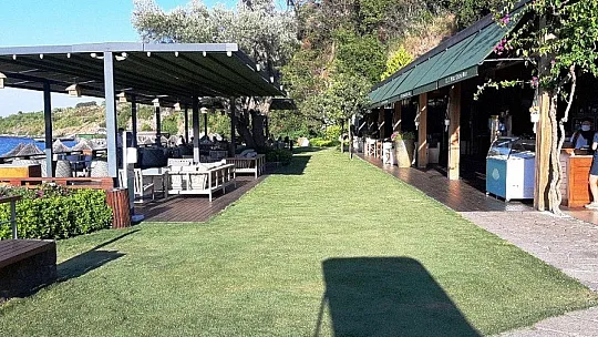 Fahiş fiyatlarıyla dudak uçuklatan restoran görüntülendi