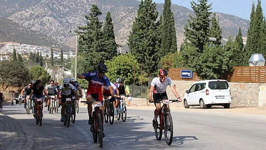 Farkındalık için pedal çevirdiler