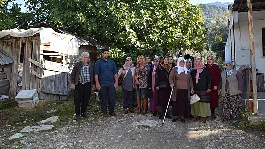 Kadın Çiftçiler İstiridye Mantarını Yerinde İnceledi