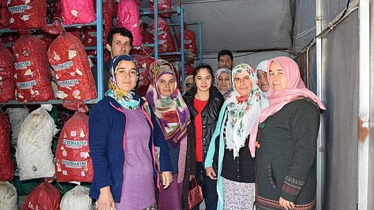 Kadın Çiftçiler İstiridye Mantarını Yerinde İnceledi