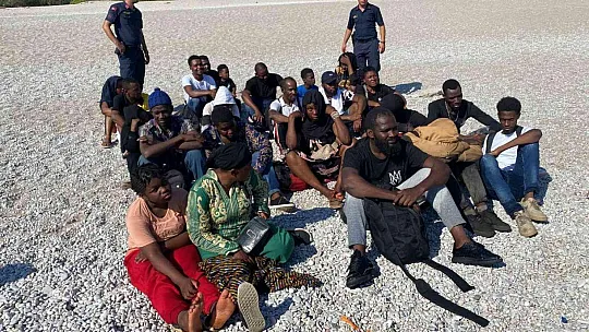 FETHİYE'DE 125 DÜZENSİZ GÖÇMEN YAKALANDI, 4 ŞÜPHELİ GÖZALTINA ALINDI