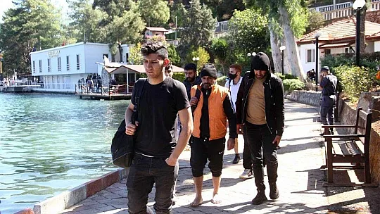 Fethiye'de 254 düzensiz göçmen yakalandı