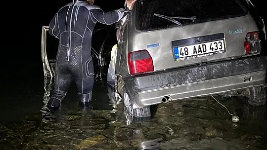 Fethiye'de denize düşen otomobildeki 2 kişi yaralandı
