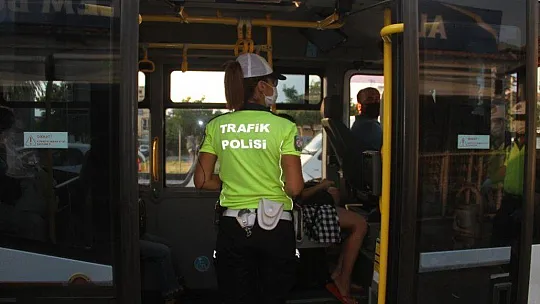 Fethiye'de minibüslere Kovid-19 denetimi gerçekleştirildi